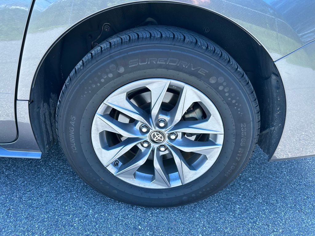 Thumbnail: 2024 Toyota Sienna - 9