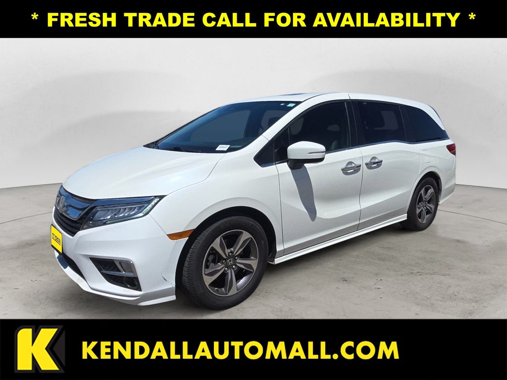 White 2018 Honda Odyssey Touring FWD Minivan Front-Wheel Drive Automatic
