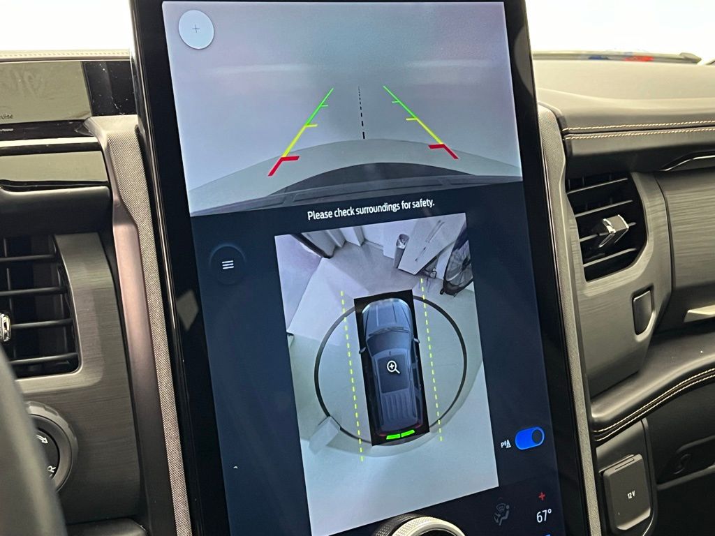 Thumbnail: 2022 Ford Expedition - 17