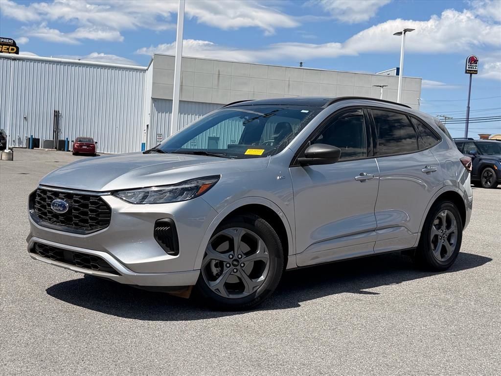Silver Metallic 2023 Ford Escape ST-Line FWD SUV / Crossover Front-Wheel Drive 8-Speed Automatic
