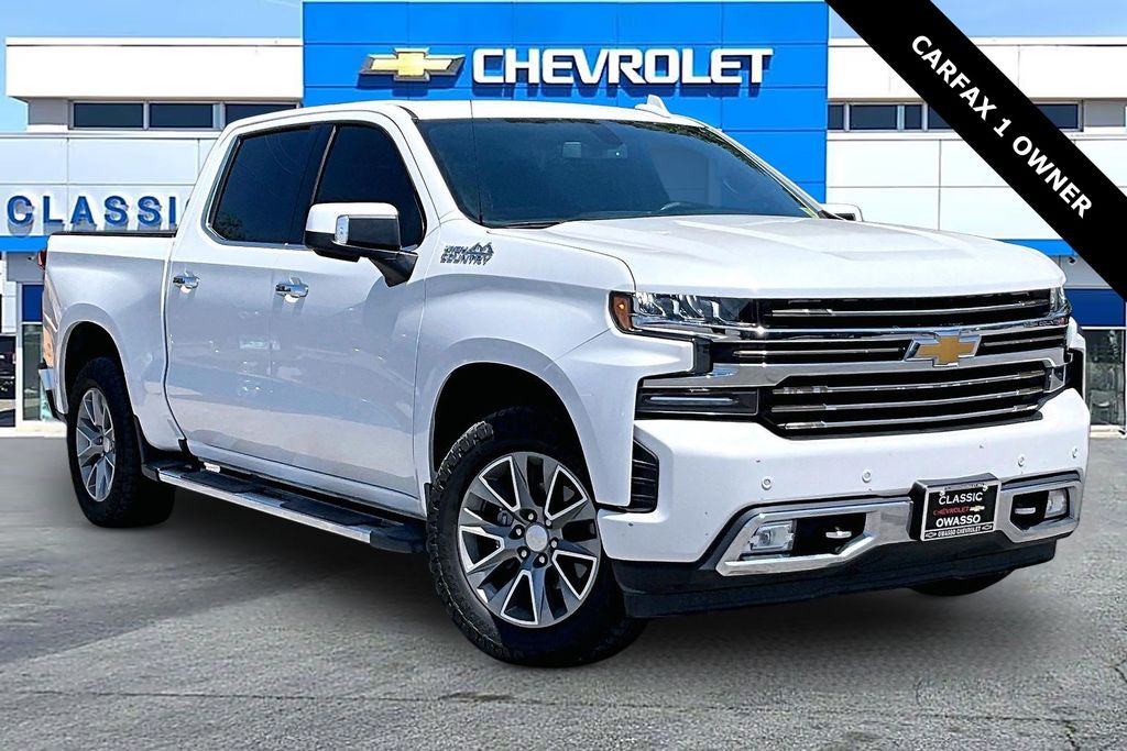 White (Iridescent Pearl Tricoat) 2019 Chevrolet Silverado 1500 High Country Crew Cab 4WD Pickup Truck Four-Wheel Drive 8-Speed Automatic
