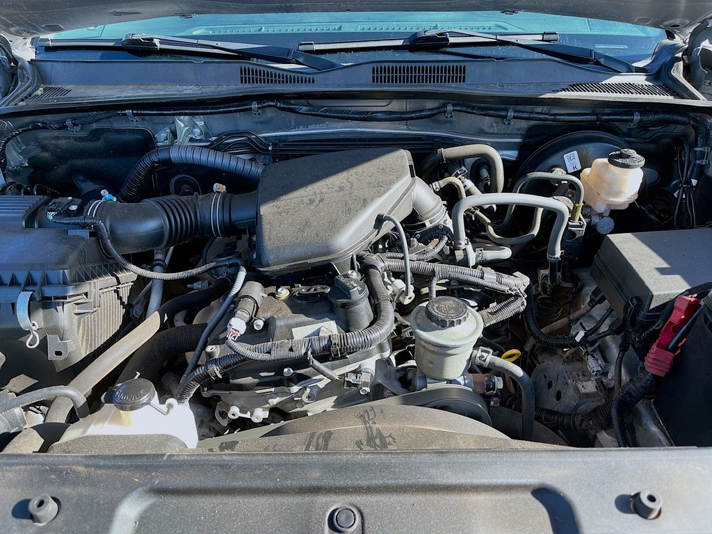 Used 2020 Silver Toyota SR image 27