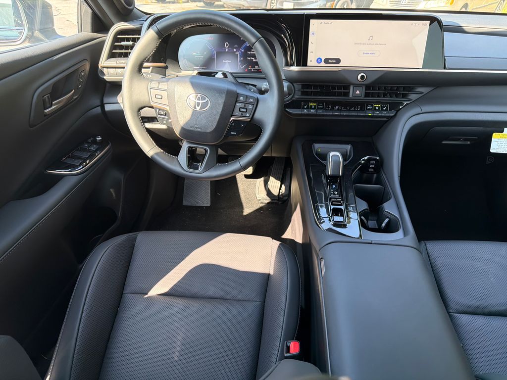 2026 Toyota Crown Signia Limited - Photo 23