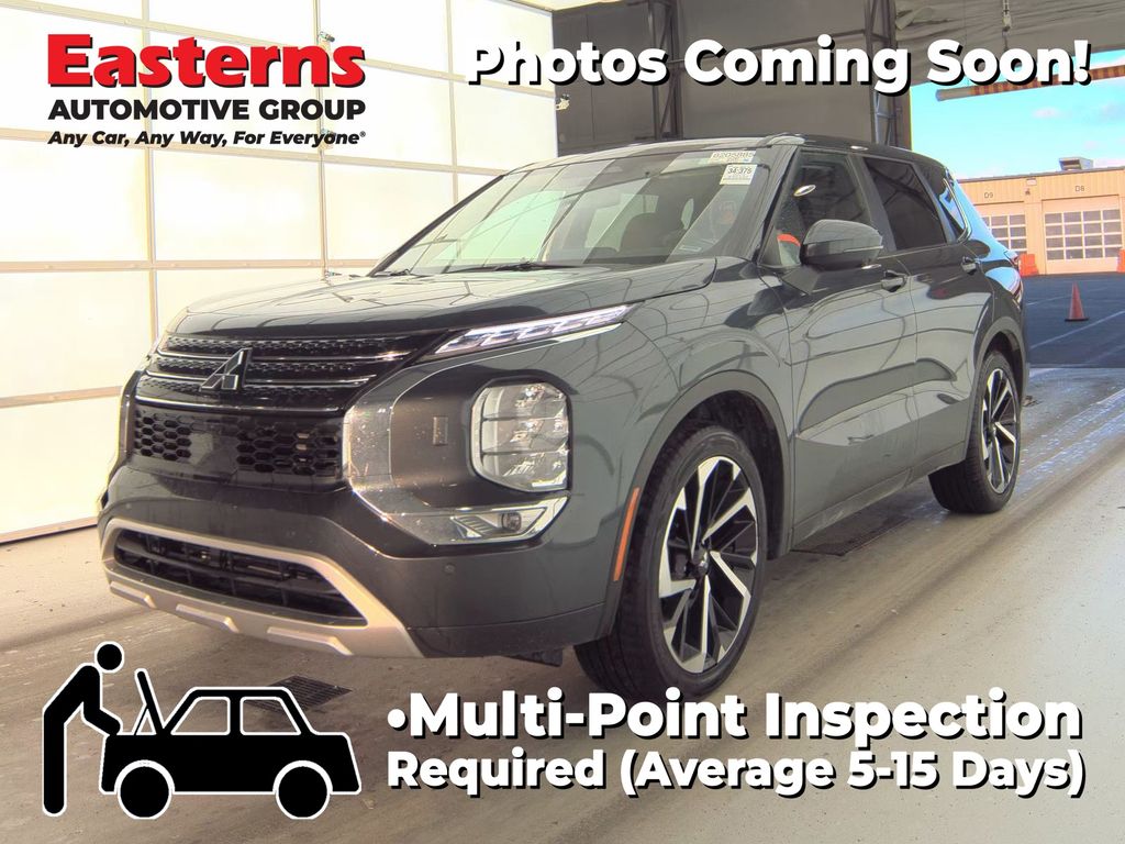 2024 Mitsubishi Outlander SE