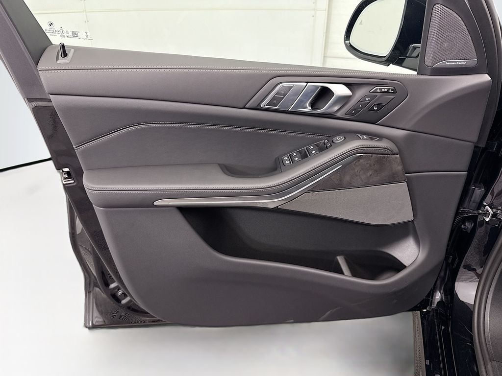 Thumbnail: 2026 BMW X7 - 24