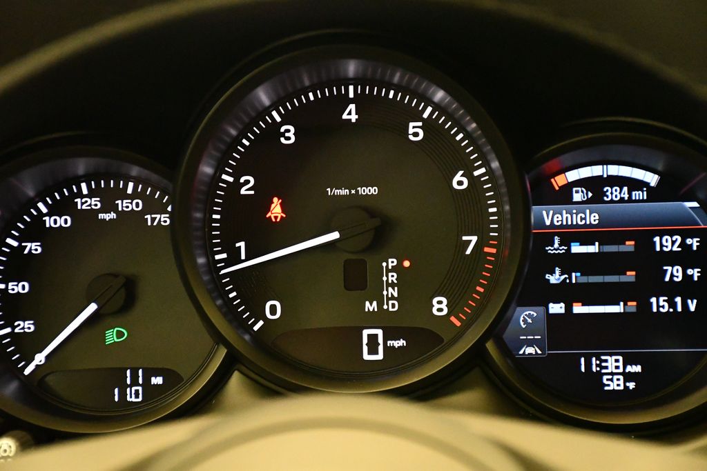 Thumbnail: 2025 Porsche Macan - 27