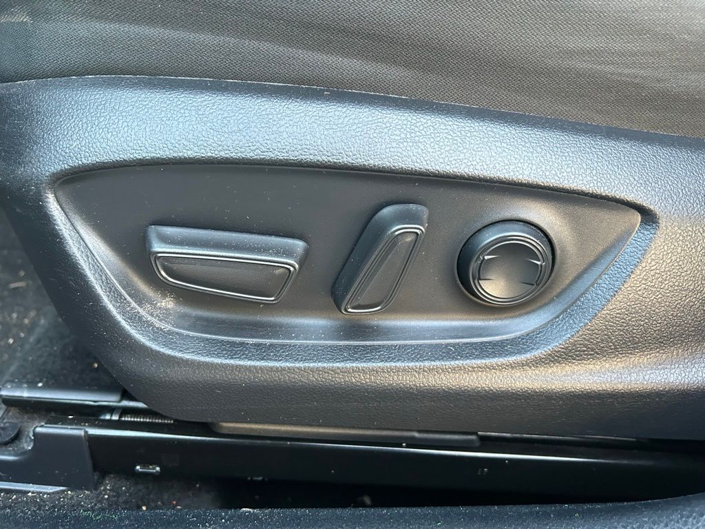 Thumbnail: 2023 Toyota Camry - 16