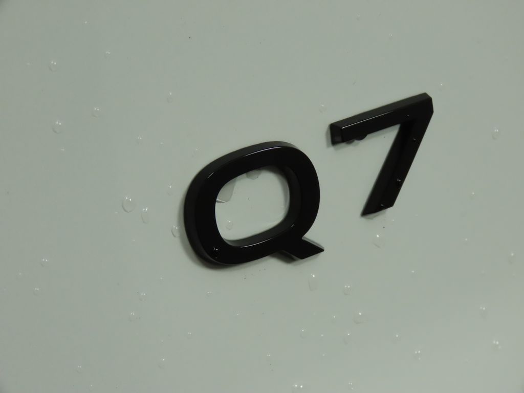 Thumbnail: 2026 Audi Q7 - 9