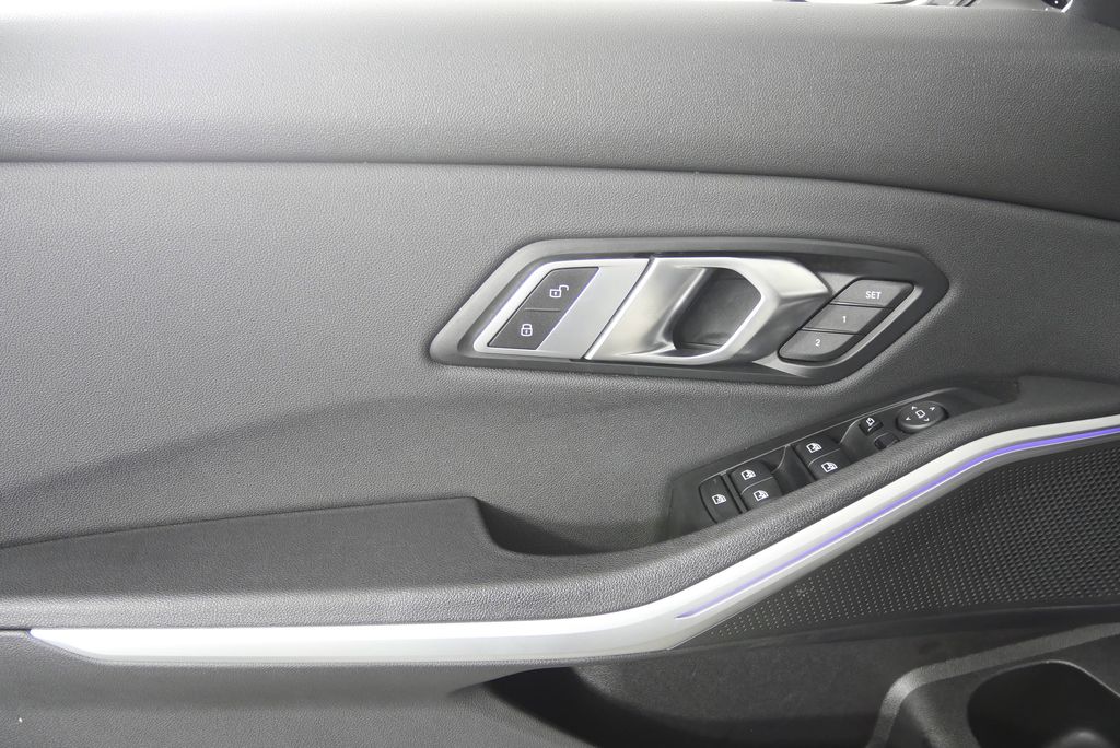 Thumbnail: 2020 BMW 3 Series - 9