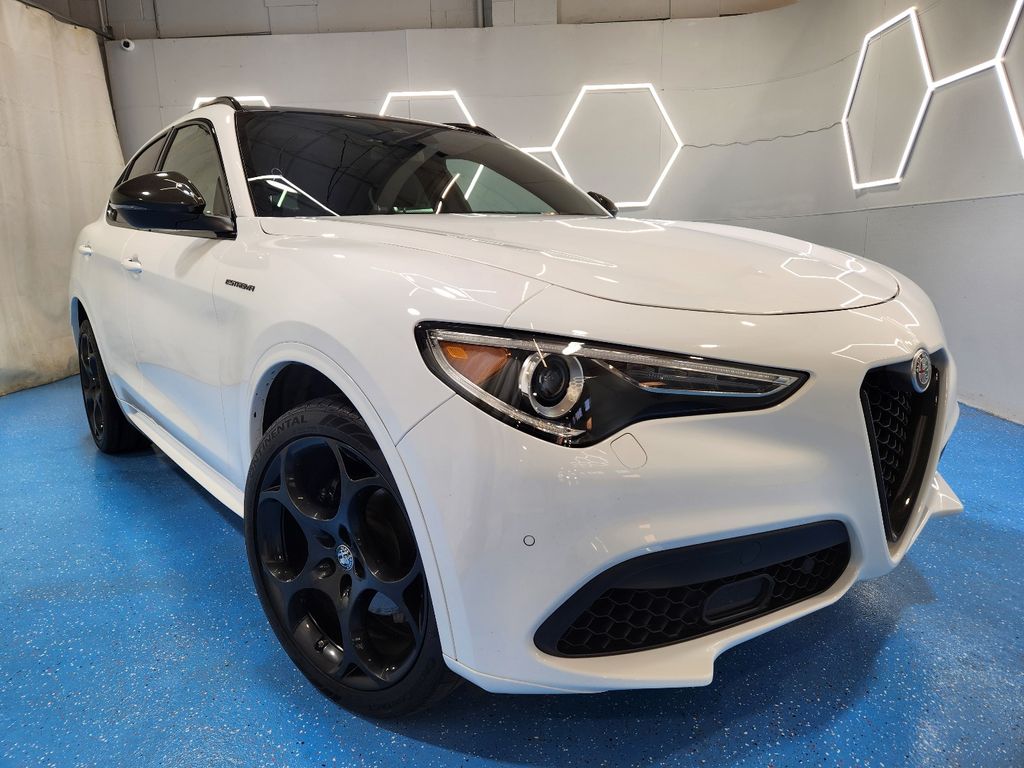 2023 Alfa Romeo Stelvio Ti AWD