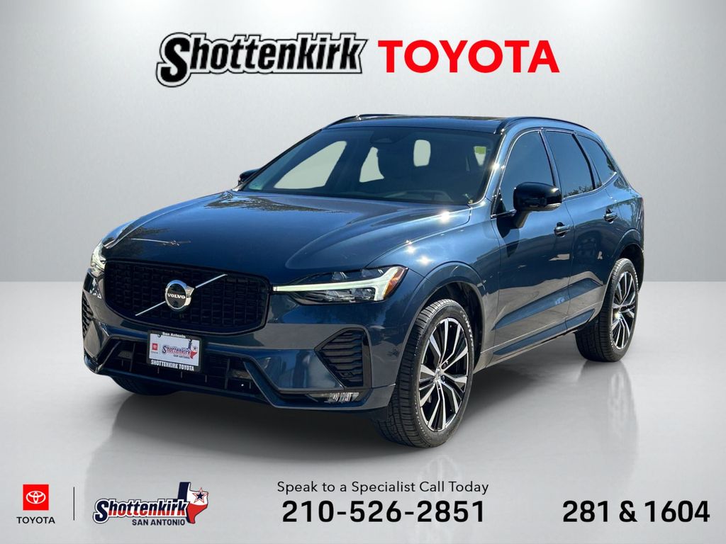 2023 Volvo XC60 B5 Plus Dark Theme AWD