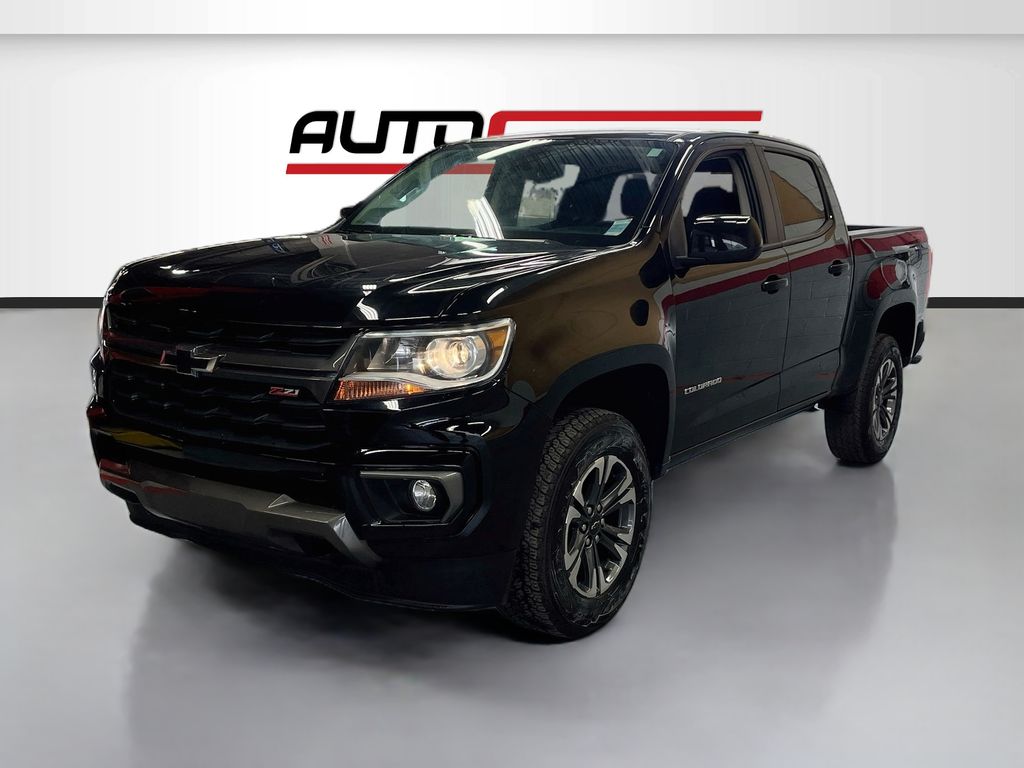 Used 2022 Black Chevrolet Z71 image 3