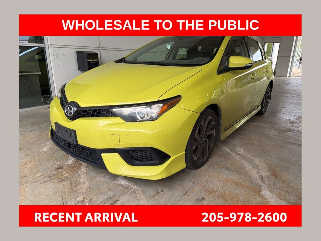 Spring Green 2016 Scion iM Base Hatchback Front-Wheel Drive Continuously Variable Transmission