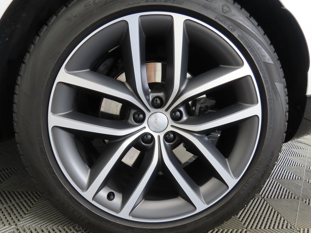2024 Land Rover Range Rover SE 31