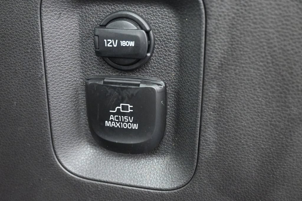 Used 2025 Kia Carnival Van