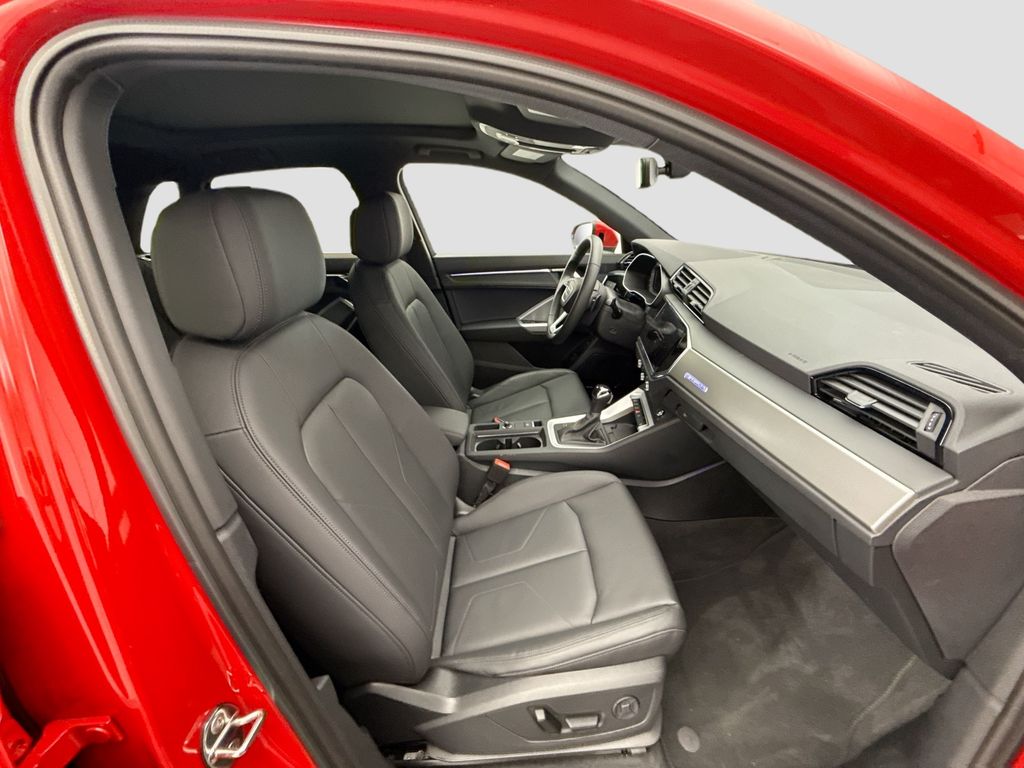 Thumbnail: 2025 Audi Q3 - 18