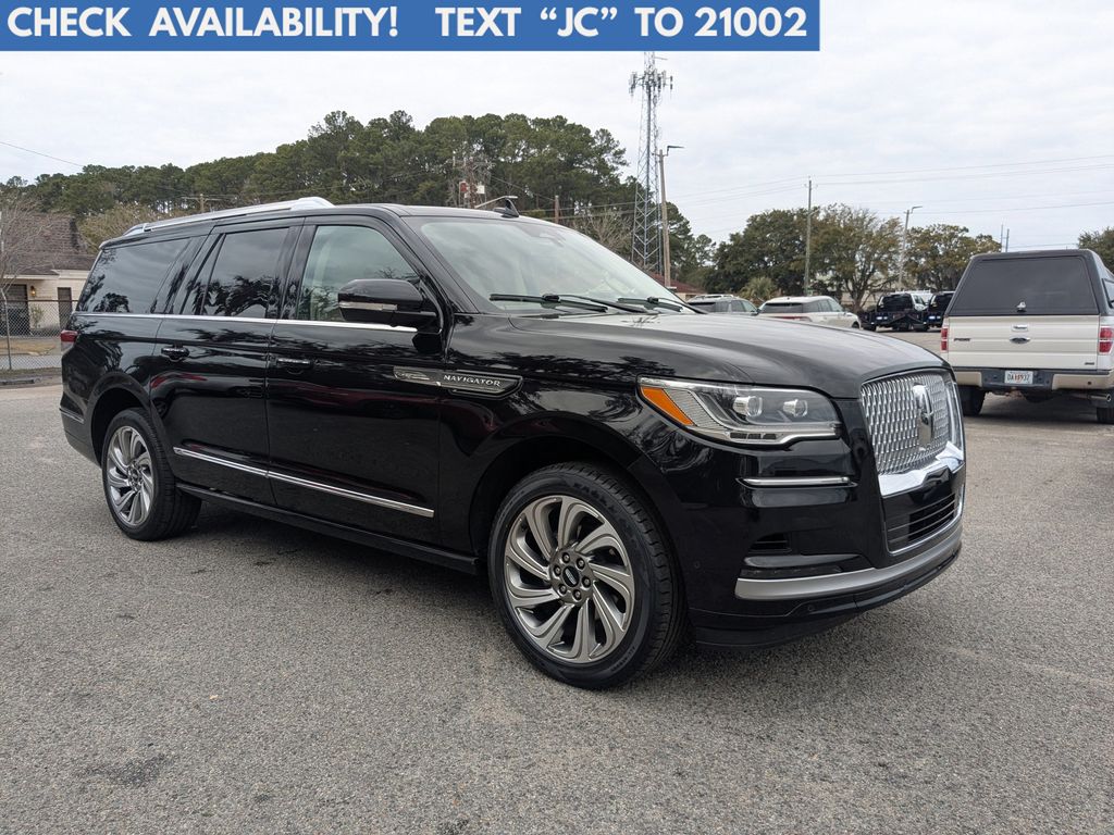 2023 Lincoln Navigator L Reserve RWD