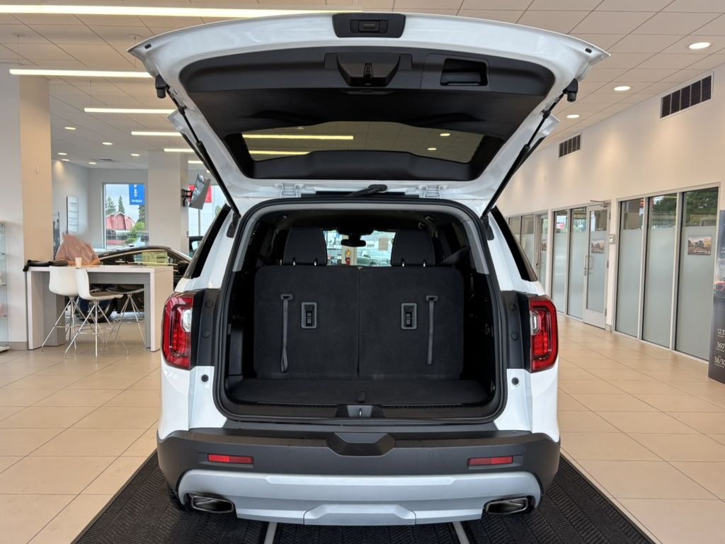 2022 GMC Acadia SLE