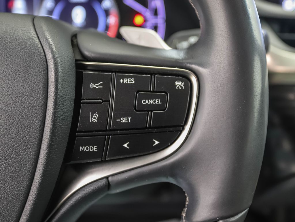 Thumbnail: 2019 Lexus ES - 13