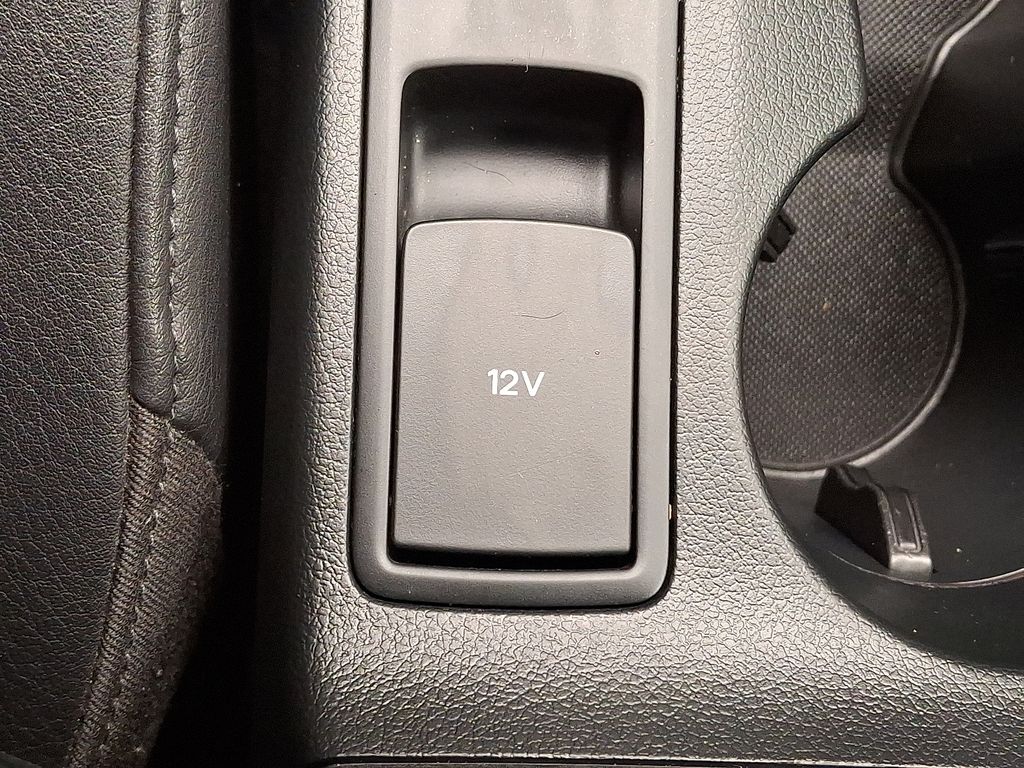 Thumbnail: 2016 Audi Q3 - 25