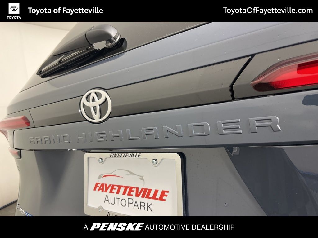 Thumbnail: 2026 Toyota Grand Highlander - 21