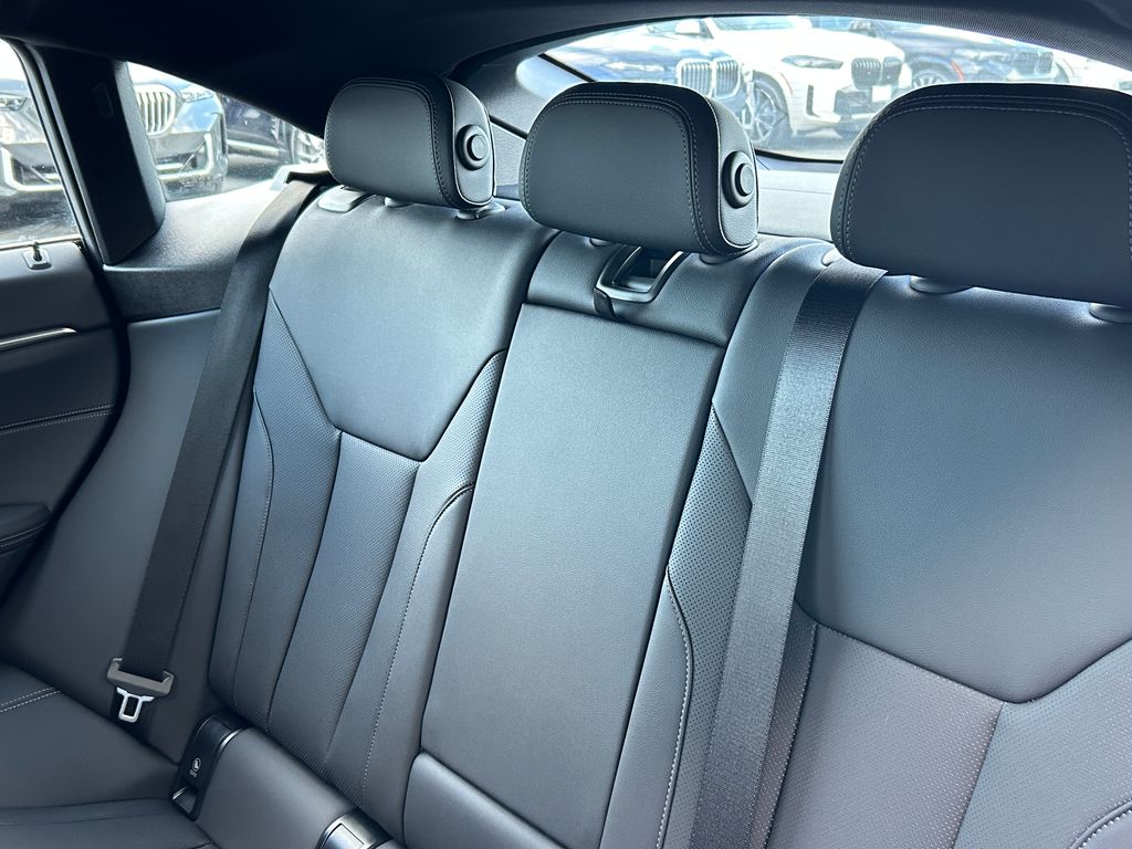 Thumbnail: 2023 BMW i4 - 31
