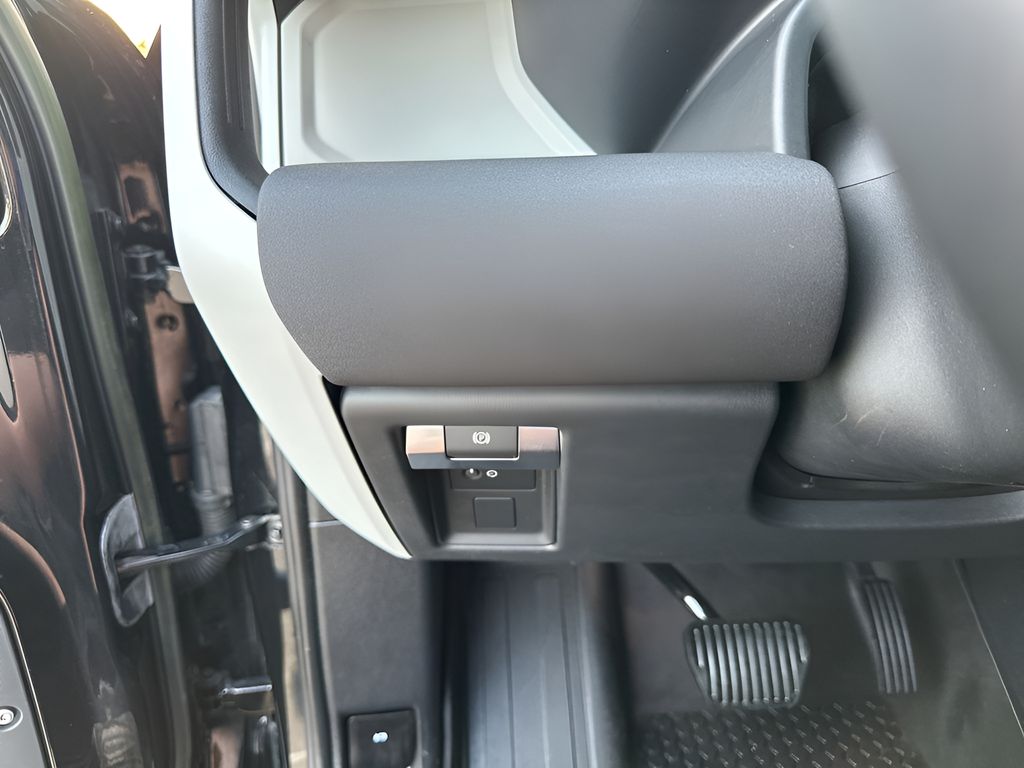 Used Car 2023 Land Rover Defender 110  Se For Sale Under $60,000 In Austin, Texas