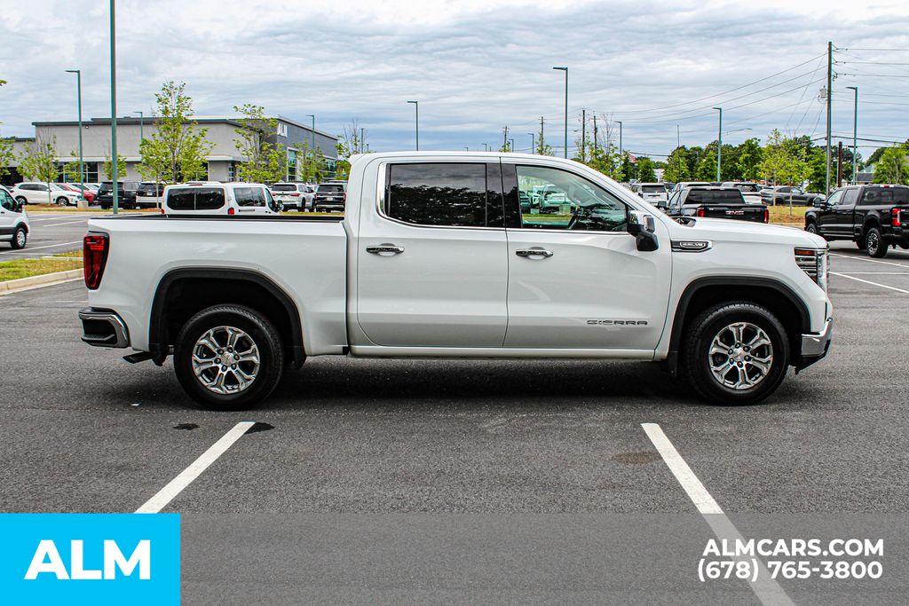 Used 2025 White GMC SLT image 9