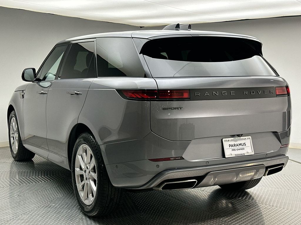 Thumbnail: 2024 Land Rover Range Rover Sport - 11