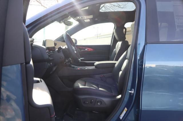 Thumbnail: 2026 Chevrolet Traverse - 14