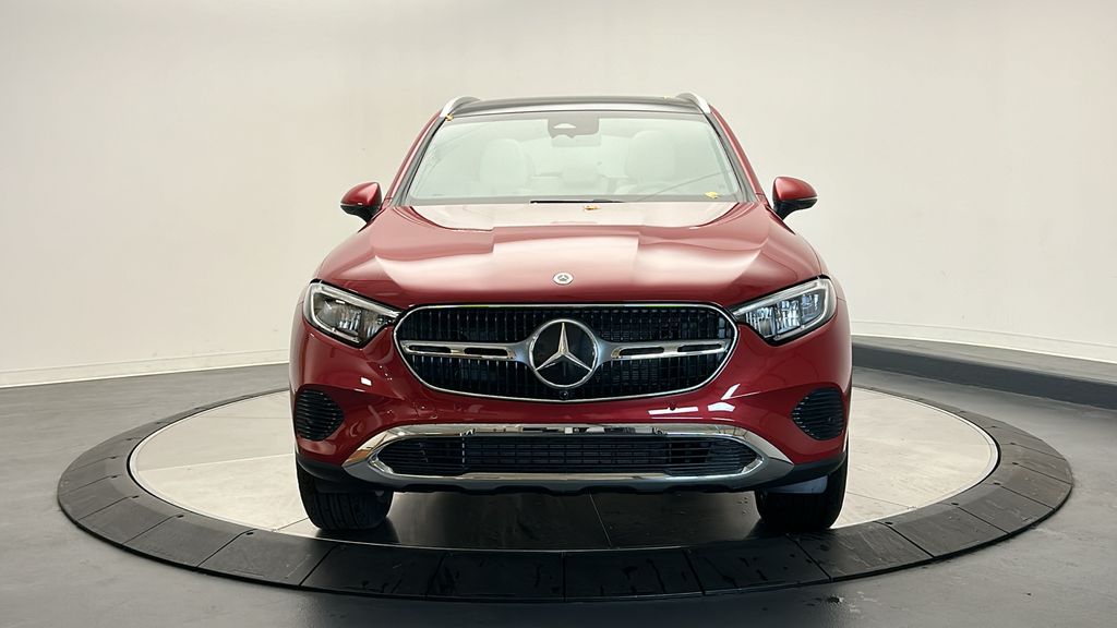 2025 Mercedes-Benz GLC 300 2