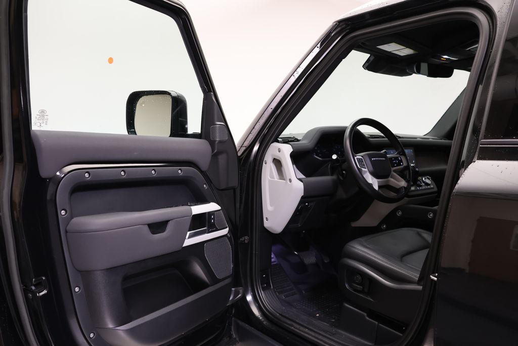 Thumbnail: 2023 Land Rover Defender - 27