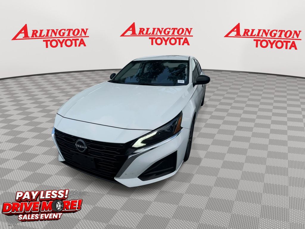 Used 2025 Nissan Altima Sedan