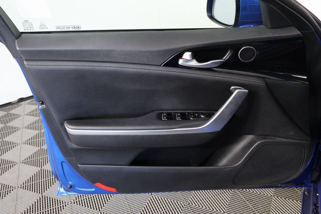 Thumbnail: 2019 Kia Stinger - 11