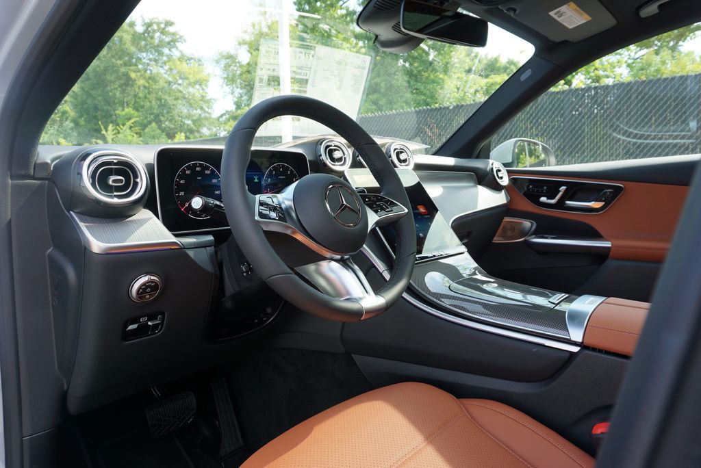 Thumbnail: 2026 Mercedes-Benz GLC - 23