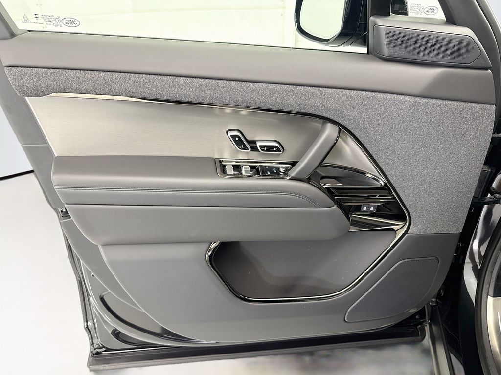Thumbnail: 2026 Land Rover Range Rover Sport - 24