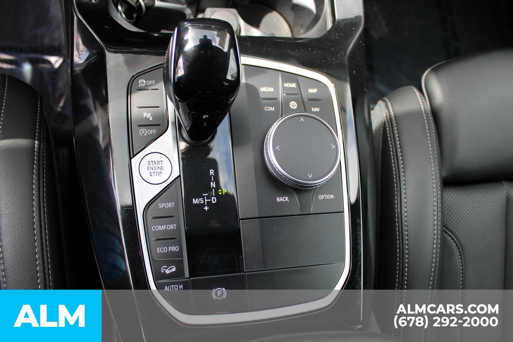 Used 2024 White BMW xDrive30i image 30