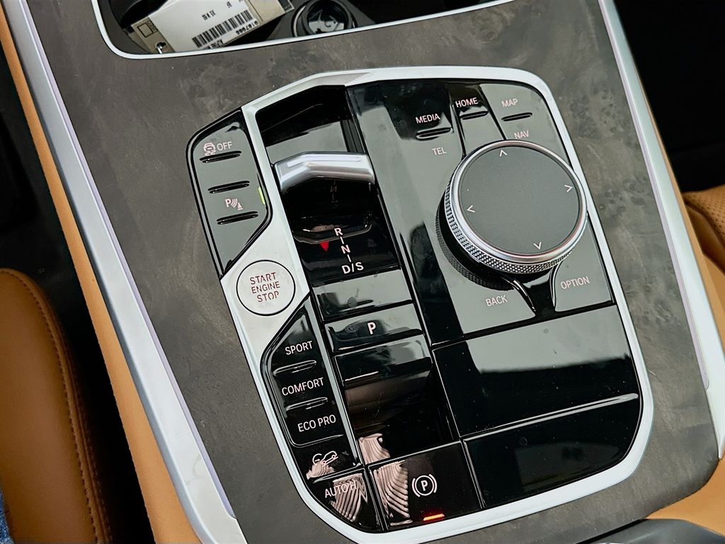 Thumbnail: 2026 BMW X5 - 15