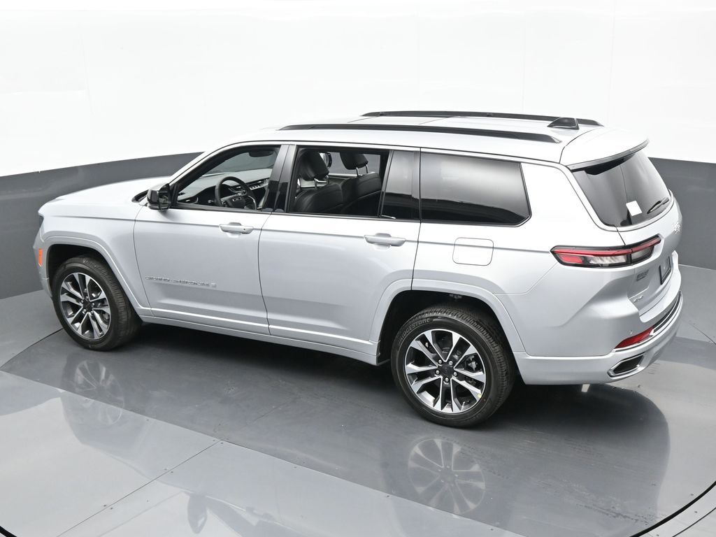 Used 2024 Silver Zynith Jeep Overland image 42