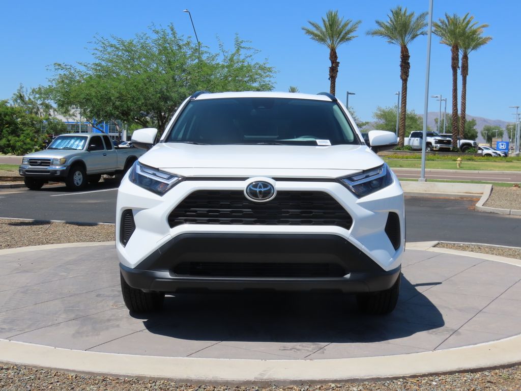 2025 Toyota RAV4 LE 2