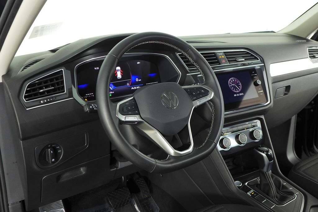 Thumbnail: 2024 Volkswagen Tiguan - 29