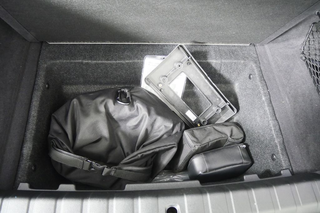 Thumbnail: 2023 BMW i4 - 16