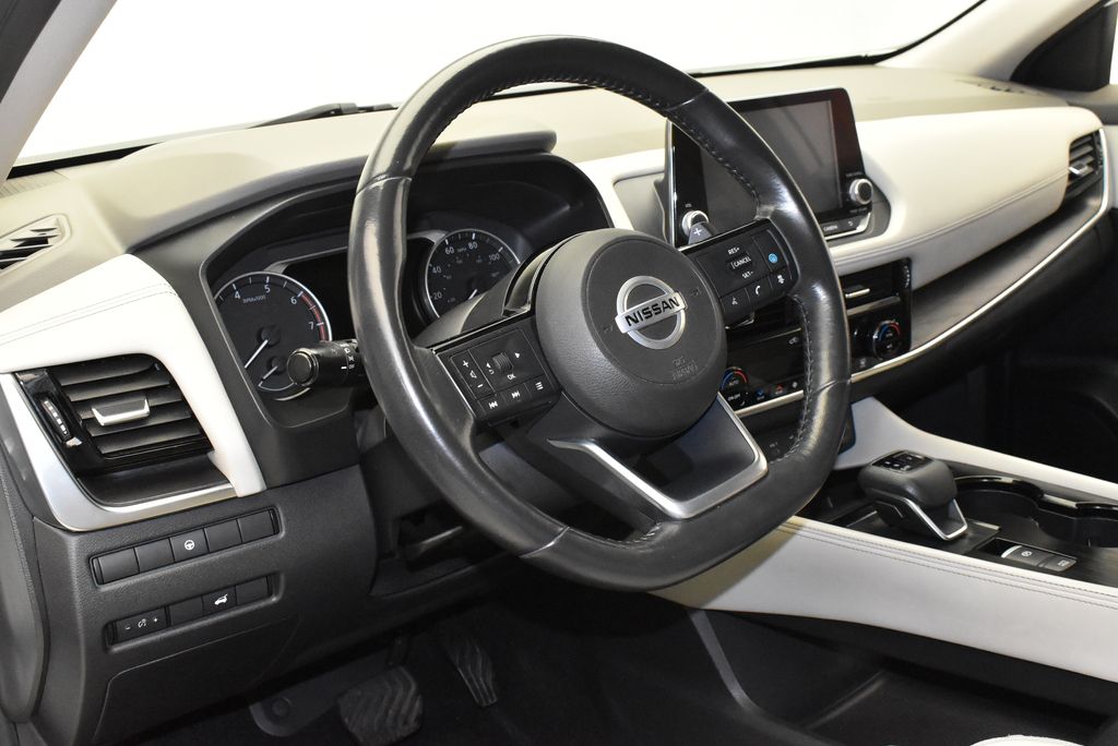Thumbnail: 2021 Nissan Rogue - 16