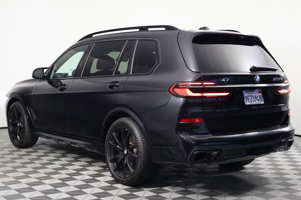 2023 BMW X7 M60i 6