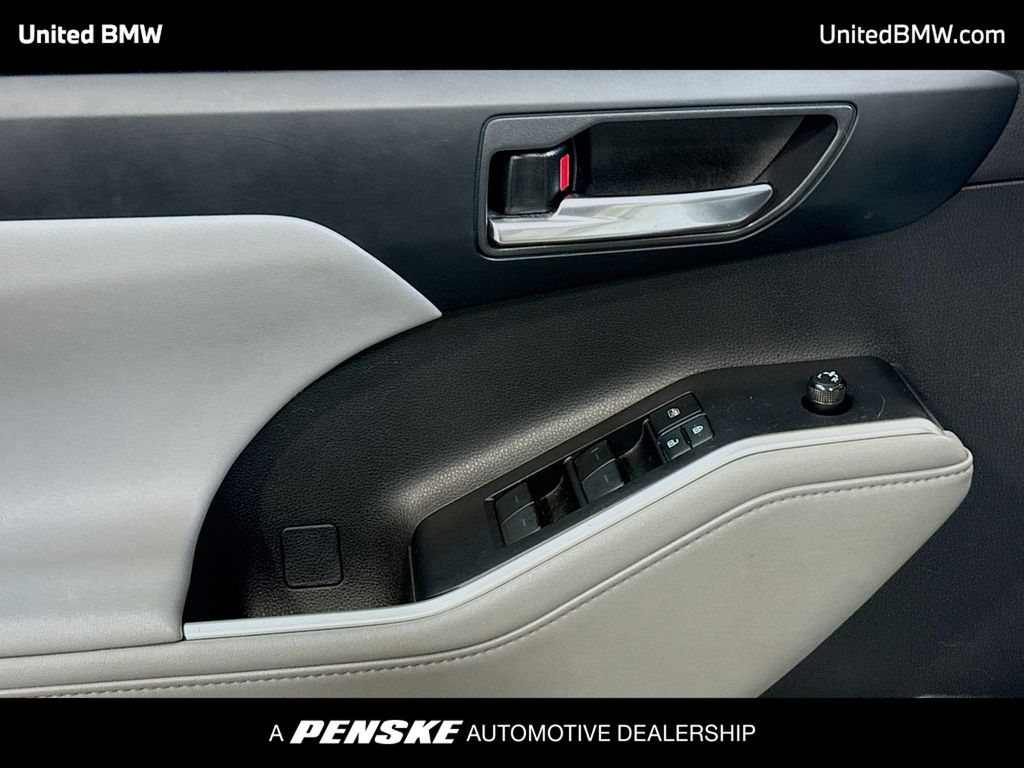 Thumbnail: 2020 Toyota Highlander - 3