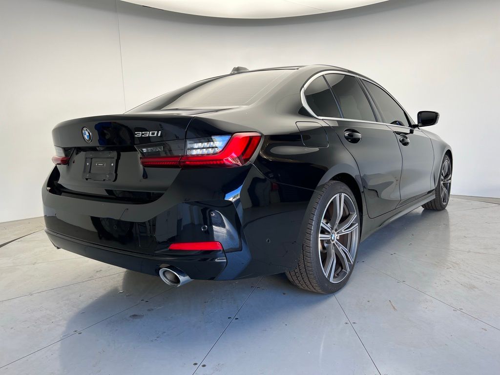 Thumbnail: 2023 BMW 3 Series - 3