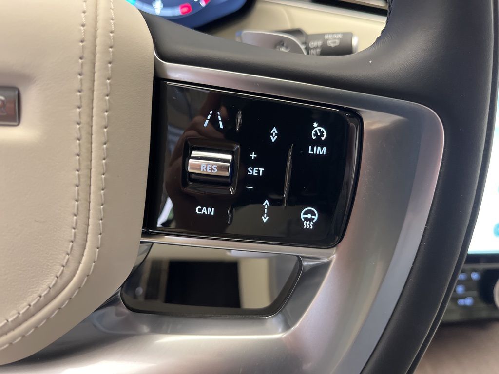 Thumbnail: 2023 Land Rover Range Rover - 15