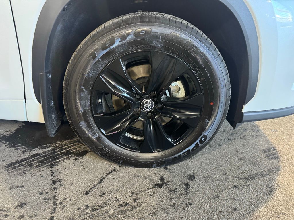 Thumbnail: 2025 Toyota Highlander - 7