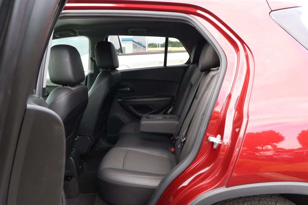 Thumbnail: 2022 Chevrolet Trax - 31