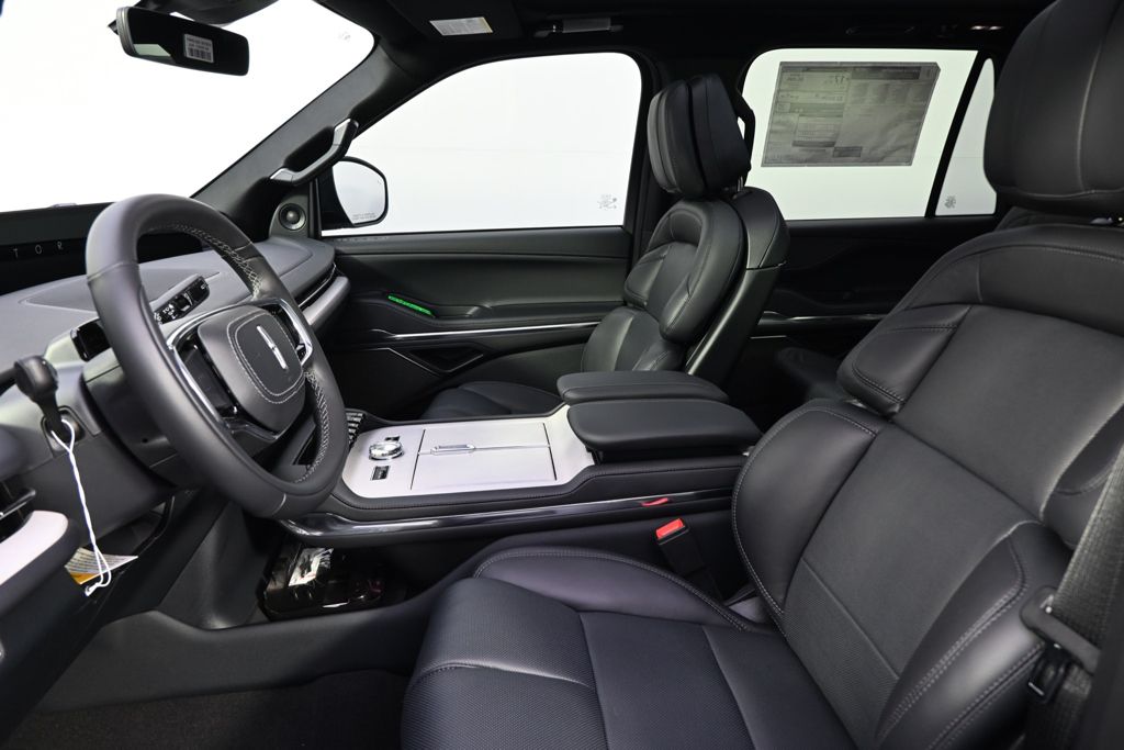 New 2026 Black Lincoln Reserve image 13